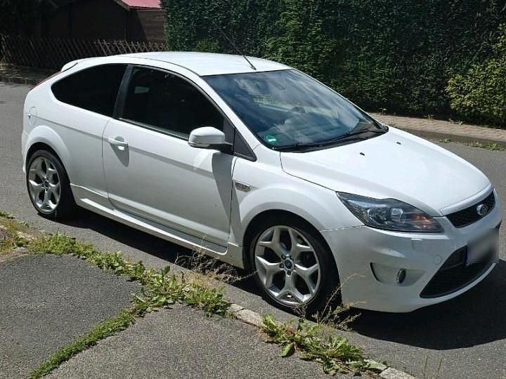 Gebraucht Ford Focus ST 226 PS (166 kW) 2010 Weiß Coupé