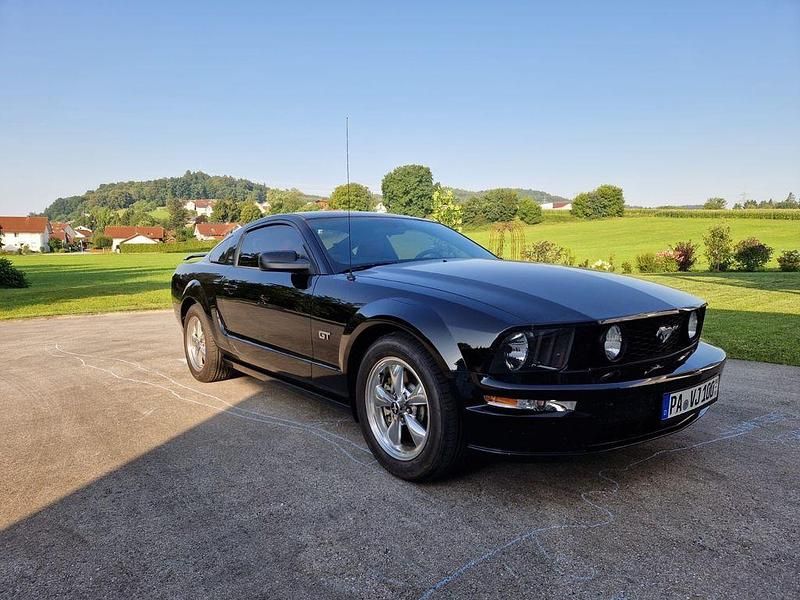 Schwarz Gebraucht 2005 Ford Mustang GT Coupé | 21.500 € (Etwas zu teuer) - Bild 1/4