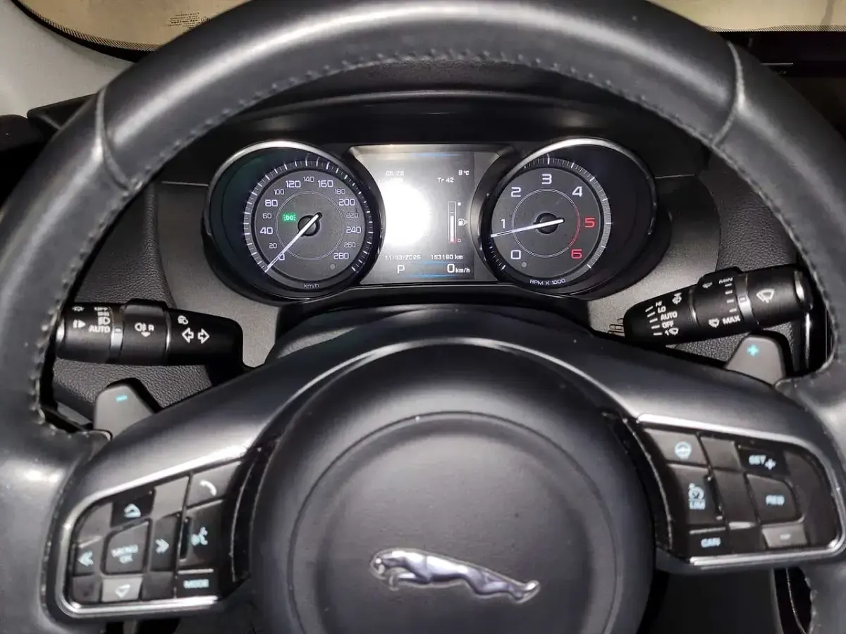 Używany Jaguar XE 179 KM (131 kW) 2016 Sedan/Limuzyna