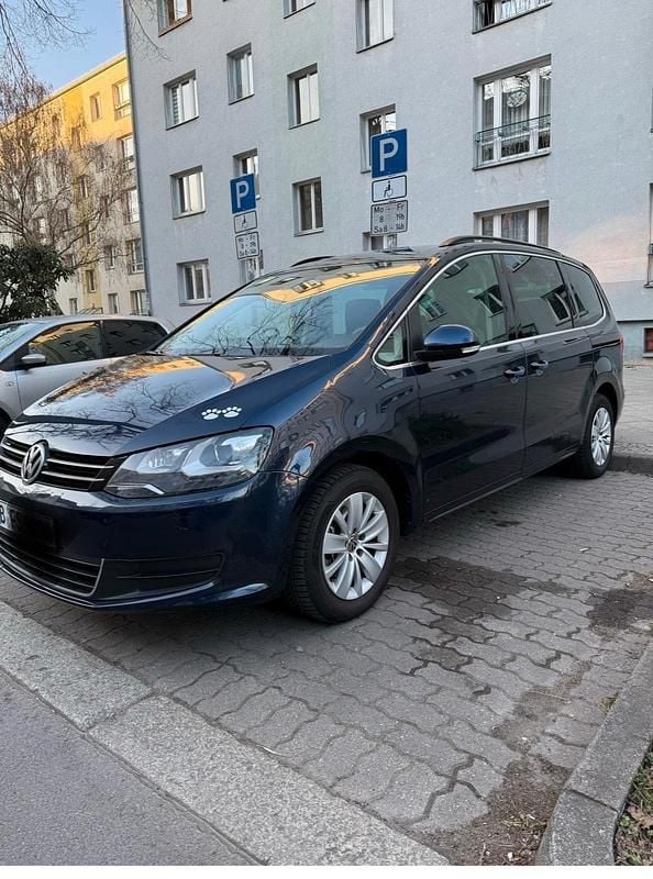Second-hand VW Sharan 140 CP (102 kW) 2011 Albastru Monovolum