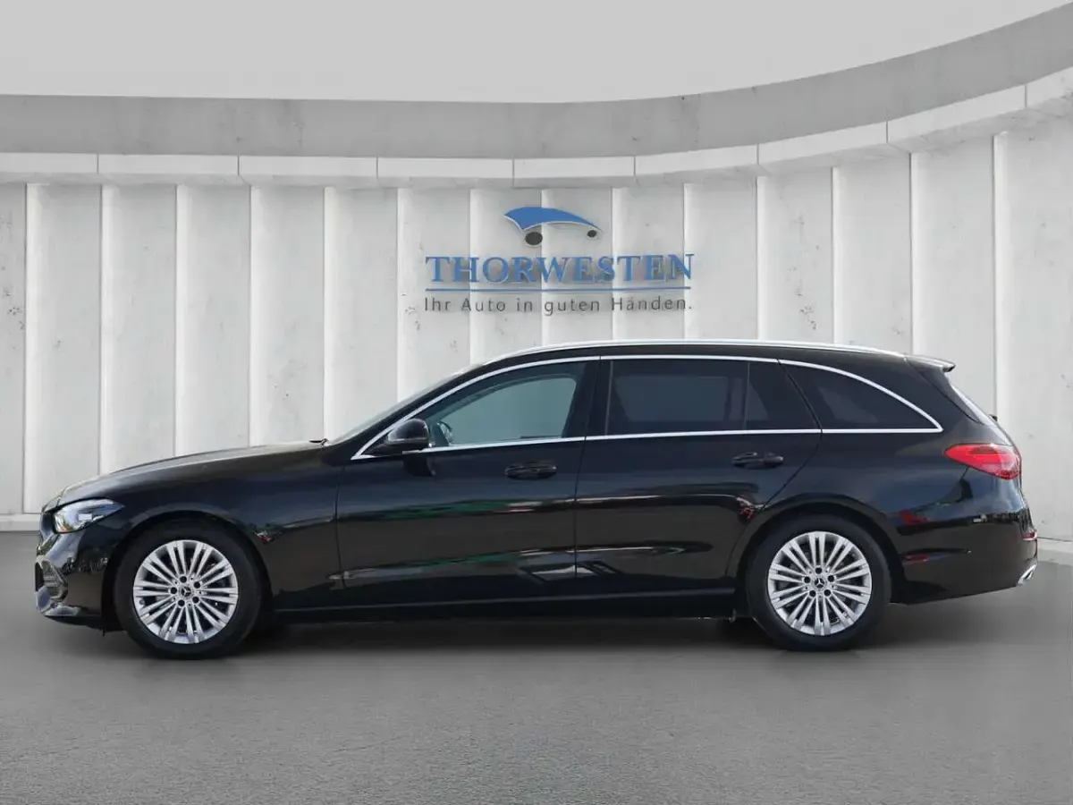 Gebraucht Mercedes C180 170 PS (125 kW) 2025 Lack obsidianschwarz Kombi