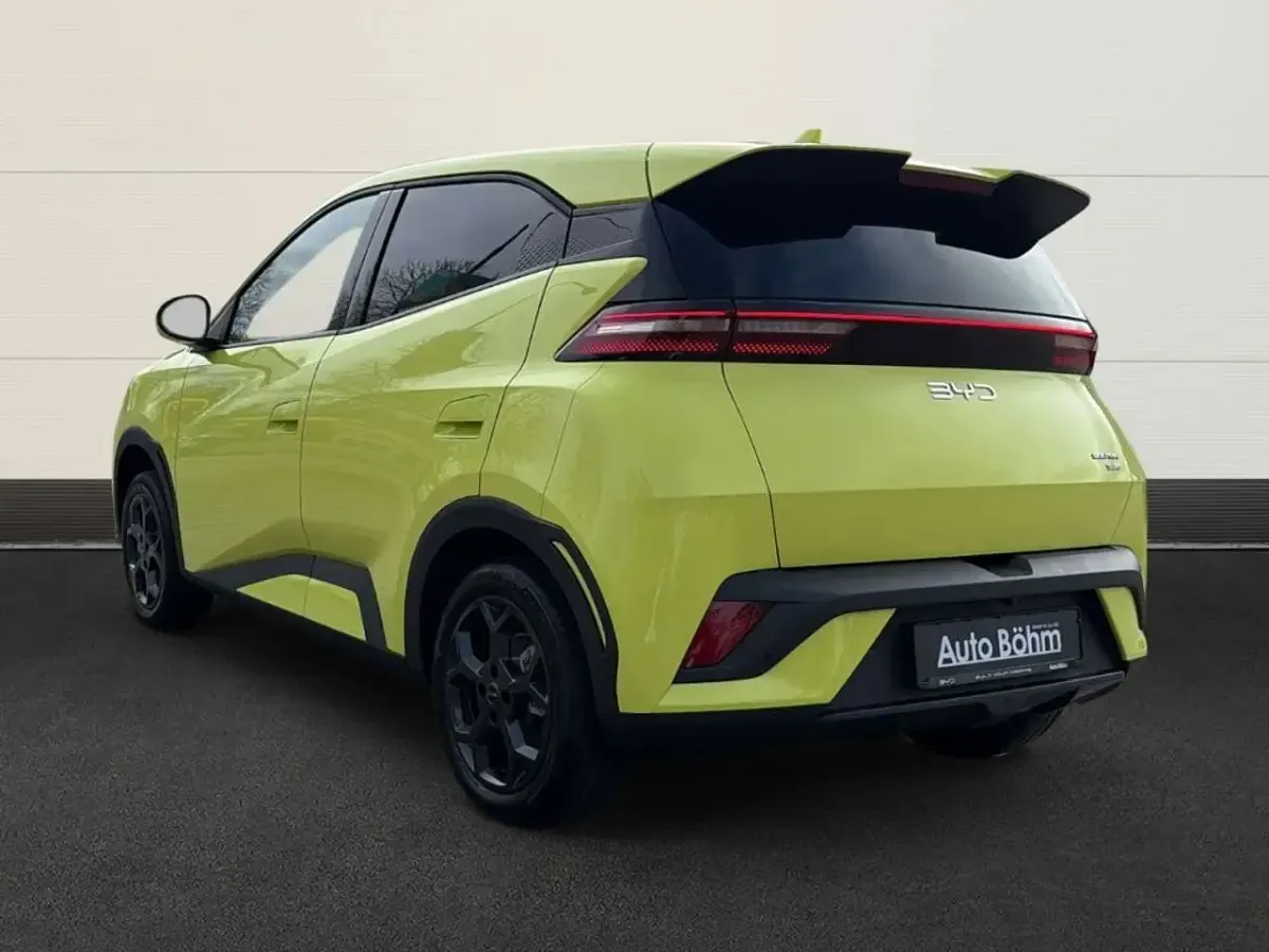 Gebraucht BYD Dolphin Comfort 114 kW (156 PS) 2026 Lime green Kleinwagen