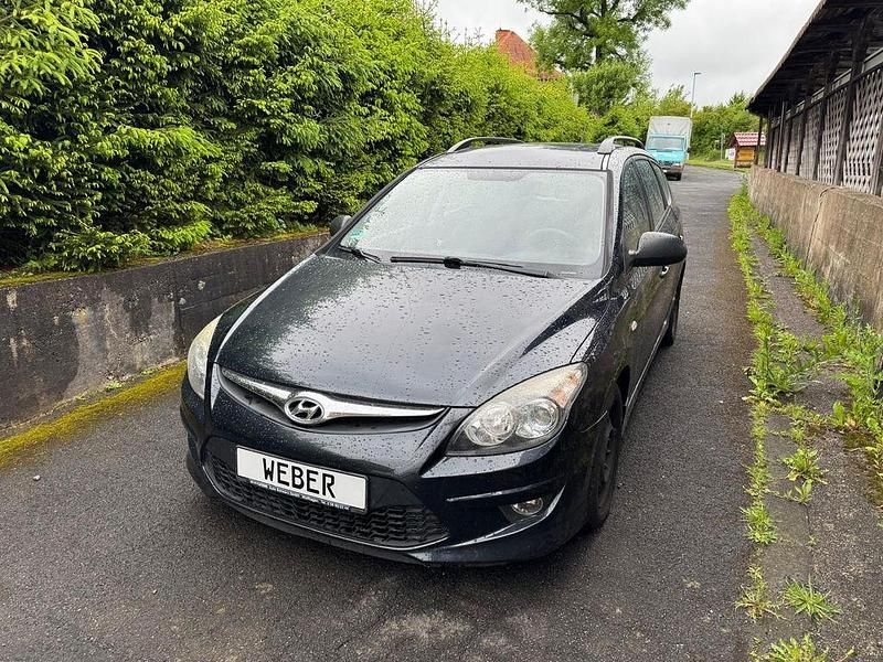Schwarz Gebraucht 2010 Hyundai i30 Classic Kombi | 1.999 € (Superpreis) - Bild 1/4