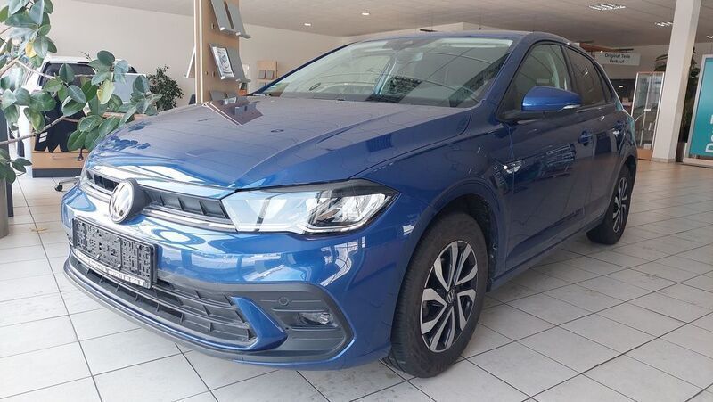 Gebraucht VW Polo Active 80 PS (58 kW) 2023 Blau Limousine