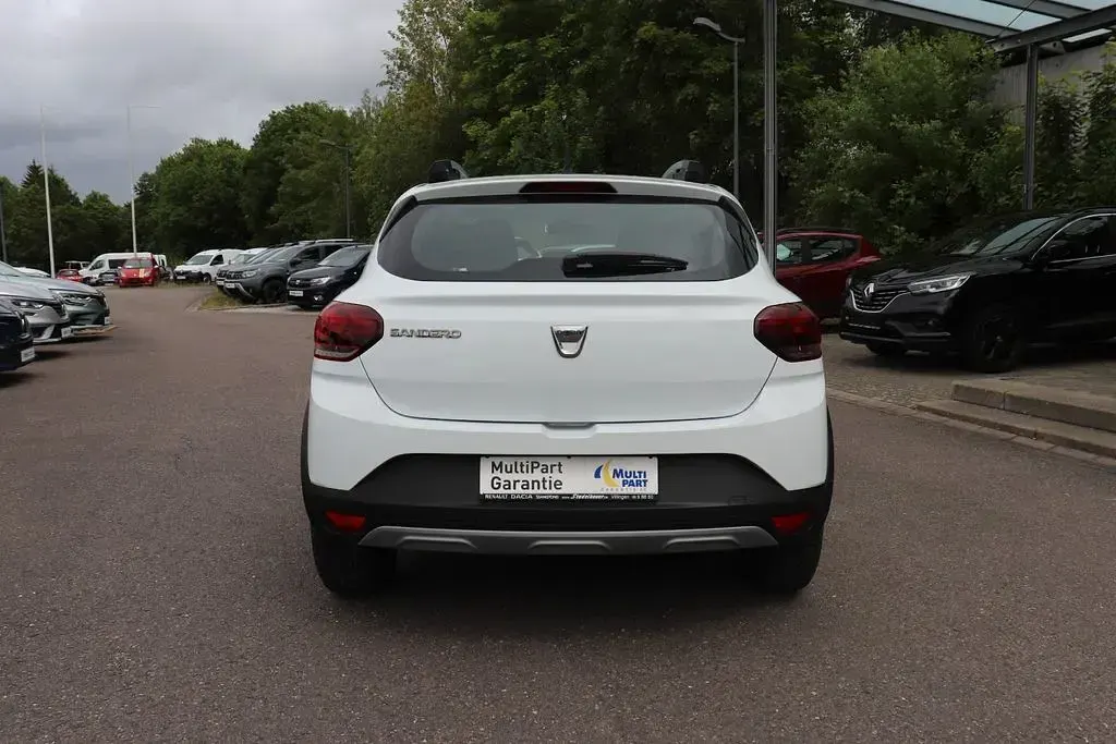 Gebraucht Dacia Sandero Essentiel 101 PS (74 kW) 2022 Weiß Limousine