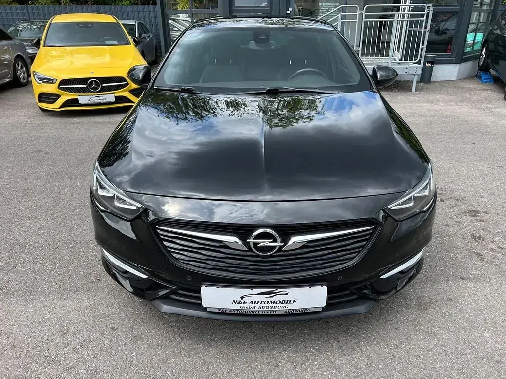 Gebraucht Opel Insignia Dynamic 165 PS (121 kW) 2018 Schwarz Limousine