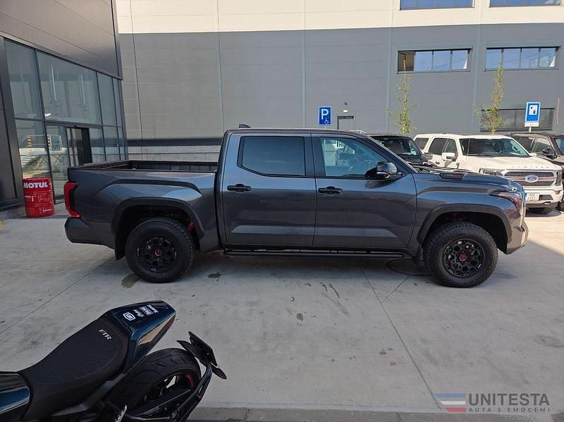 Neu Toyota Tundra Limited 436 PS (320 kW) 2025 Weiß Pickup