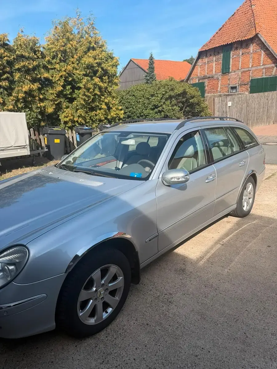Gebraucht Mercedes E240 Elegance 177 PS (130 kW) 2003 Kombi