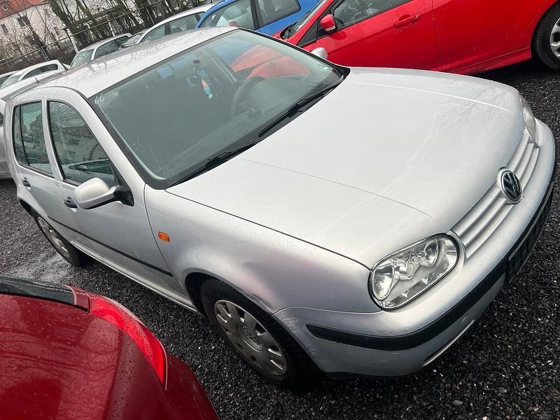 Gebraucht VW Golf IV 1998 Silber Kleinwagen