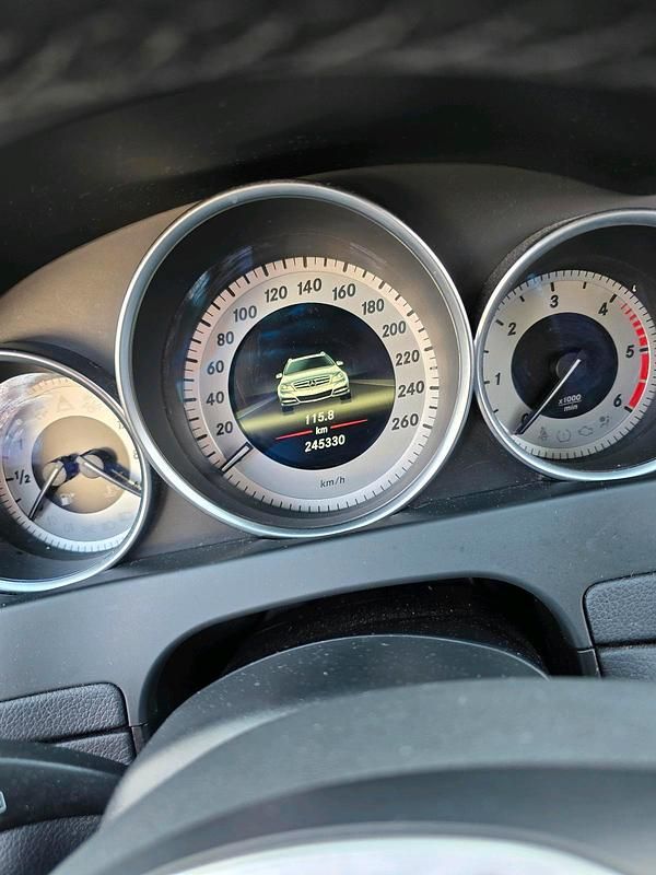 Gebraucht Mercedes C250 250 PS (183 kW) 2025 Kombi