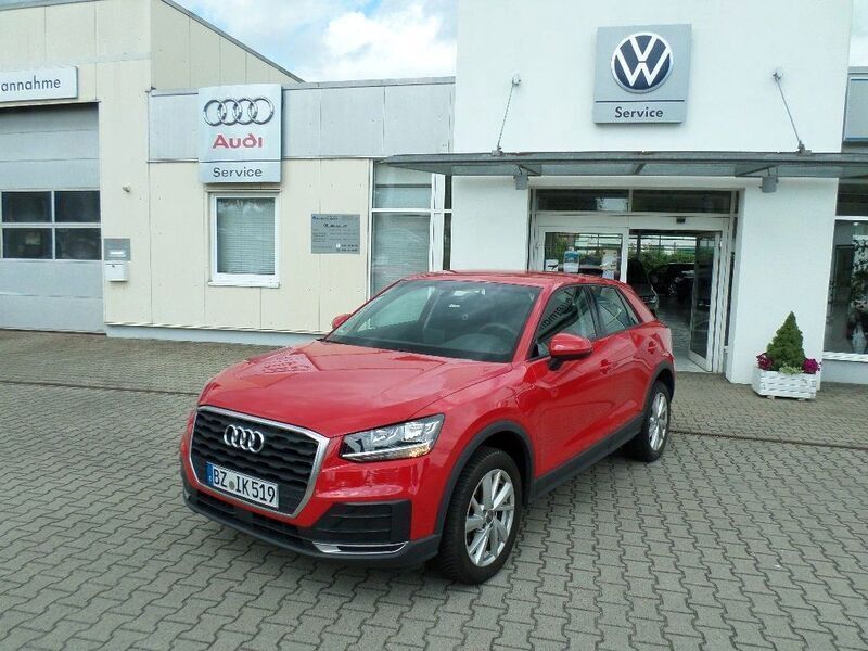 Tangorot metallic Gebraucht 2019 Audi Q2 Basis SUV | 18.900 € (Guter Preis) - Bild 1/4