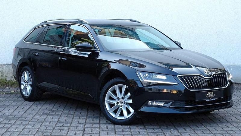 Schwarz Gebraucht 2017 Skoda Superb Style Kombi | 18.990 € (Fairer Preis) - Bild 1/4