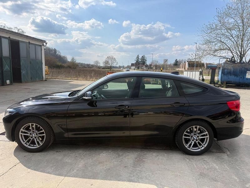 Second-hand BMW 320 190 CP (139 kW) 2019 Negru Berlinǎ