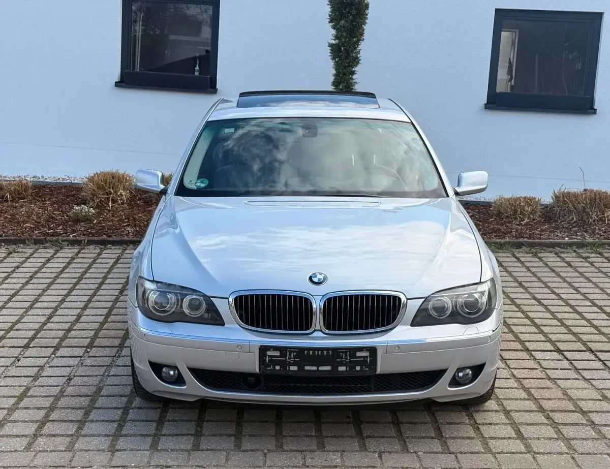 Gebraucht BMW 730 258 PS (189 kW) 2006 Silber Limousine