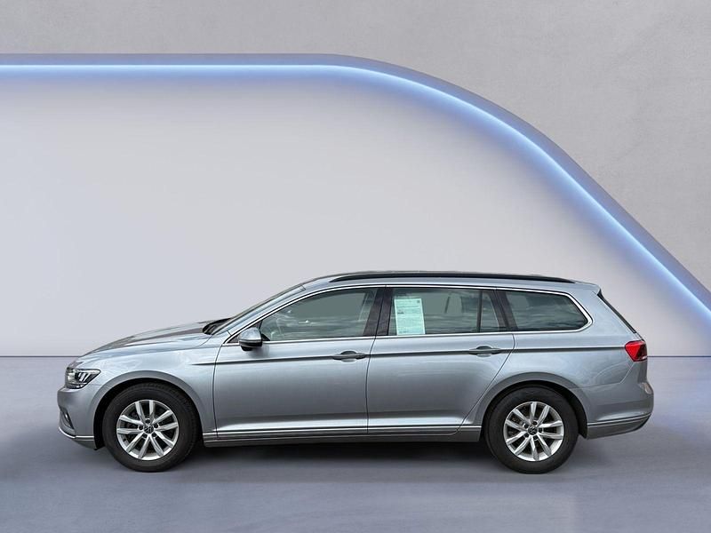 Second-hand VW Passat 150 CP (110 kW) 2022 Argintiu Break