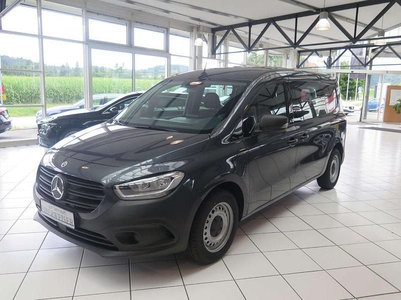 Grau Gebraucht 2025 Mercedes eCitan Van / Kleinbus | 26.591 € (Etwas zu teuer) - Bild 1/4