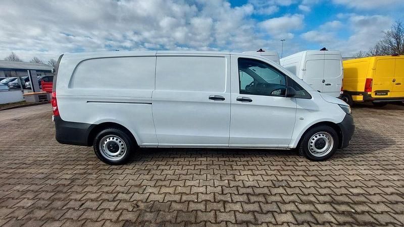 Gebraucht Mercedes Vito 163 PS (119 kW) 2020 Arktikweiß Van