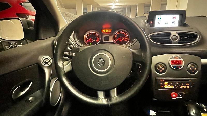 Gebraucht Renault Clio II Night&Day 2011 Weiß Kleinwagen