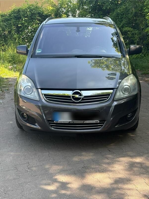Grau Gebraucht 2010 Opel Zafira Van / Kleinbus | 4.799 € - Bild 1/4