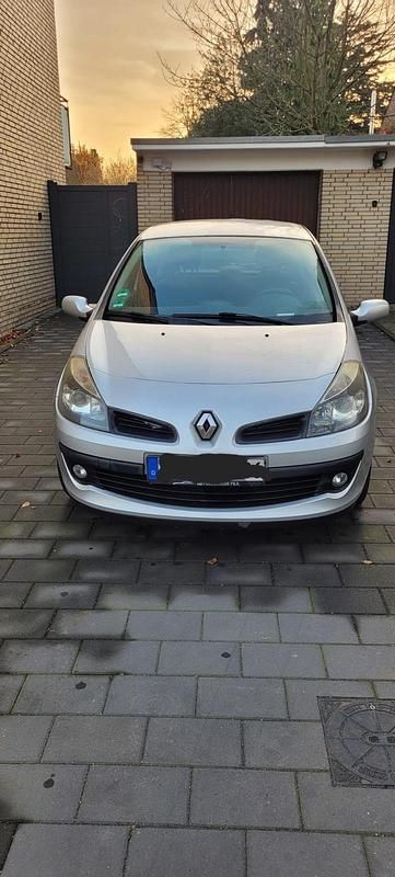Silber Gebraucht 2007 Renault Clio III Dynamique Kleinwagen | 1.800 € (Fairer Preis) - Bild 1/4