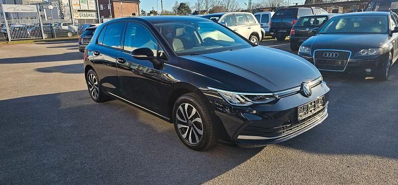 Gebraucht VW Golf VIII Active 116 PS (85 kW) 2023 Schwarz Limousine