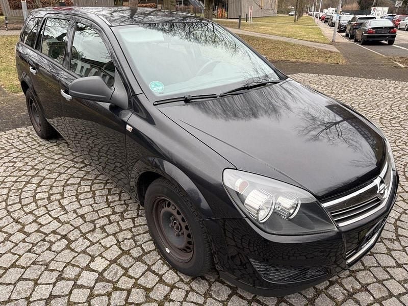 Gebraucht Opel Astra Edition 90 PS (66 kW) 2010 Schwarz Kombi