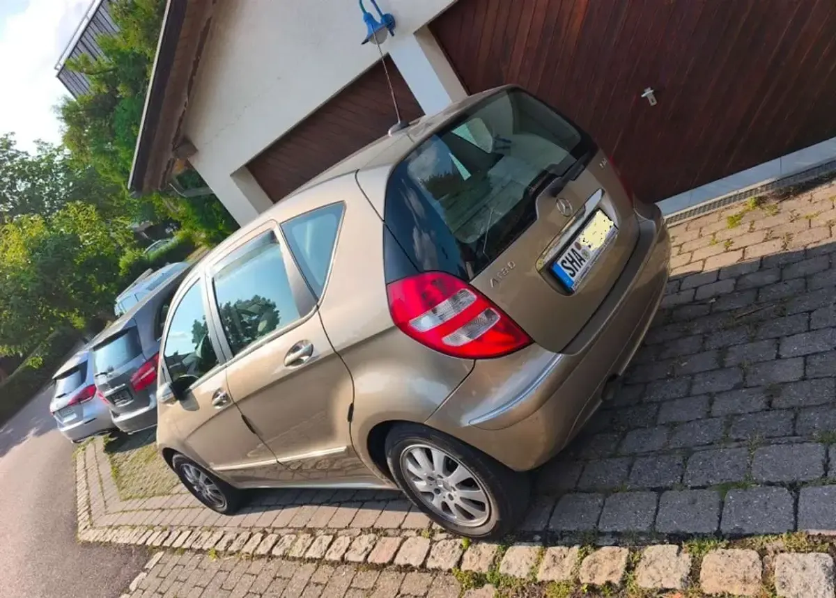 Gebraucht Mercedes A180 Elegance 109 PS (80 kW) 2005 Gold Van / Kleinbus