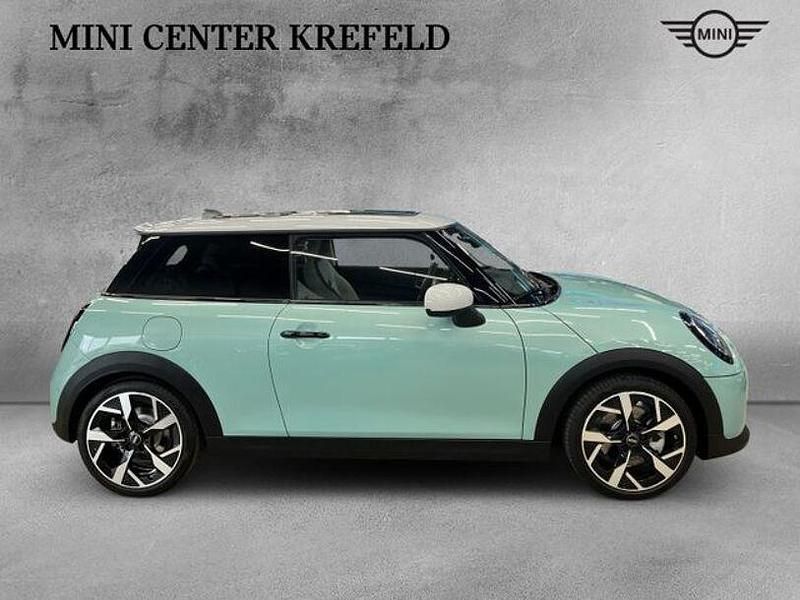 Gebraucht Mini Cooper S Classic 204 PS (150 kW) 2024 Gruen Kleinwagen