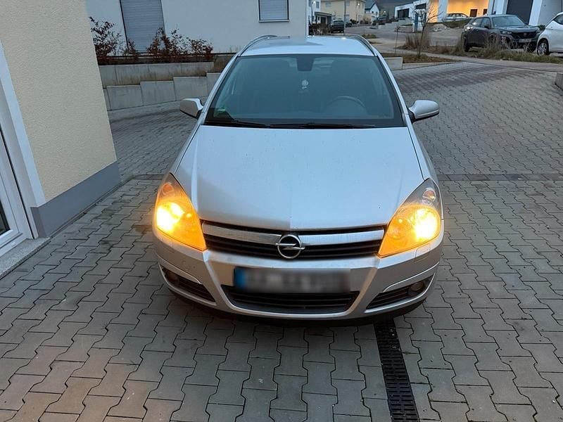 Silber Gebraucht 2004 Opel Astra Kombi | 1.300 € (Superpreis) - Bild 1/4