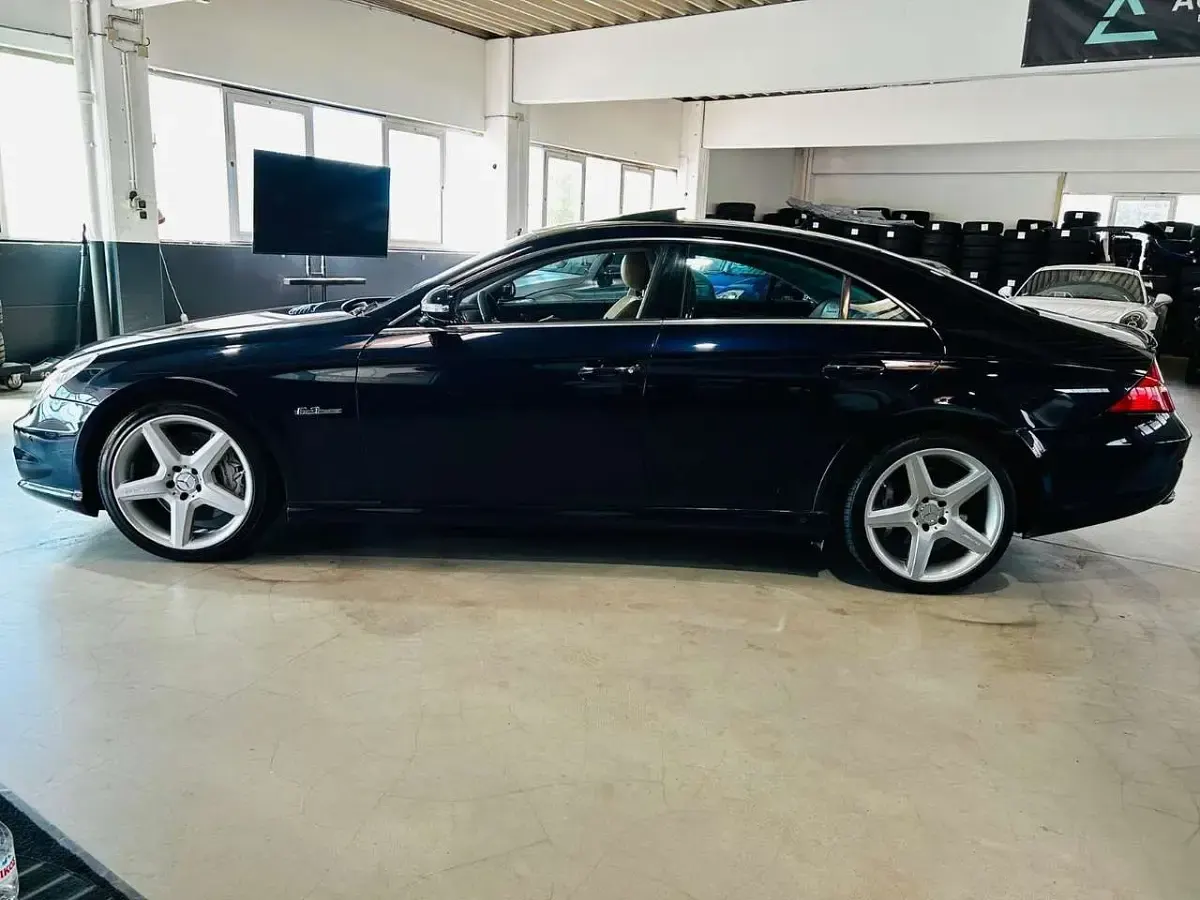 Gebraucht Mercedes CLS63 AMG AMG 514 PS (378 kW) 2008 Tansanitblau  metalliclack Coupé