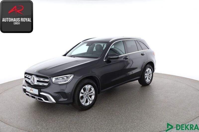 Grau (metallic) Gebraucht 2022 Mercedes GLC220 SUV | 38.880 € (Guter Preis) - Bild 1/4