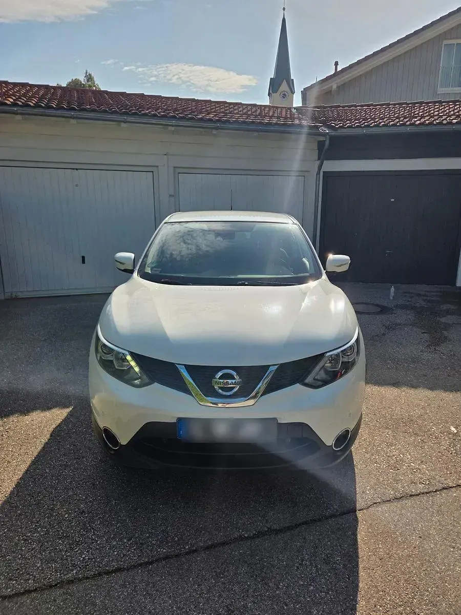 Gebraucht Nissan Qashqai Acenta 116 PS (85 kW) 2014 Weiß SUV