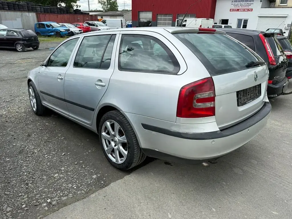 Gebraucht Skoda Octavia Ambiente 105 PS (77 kW) 2006 Silber Kombi