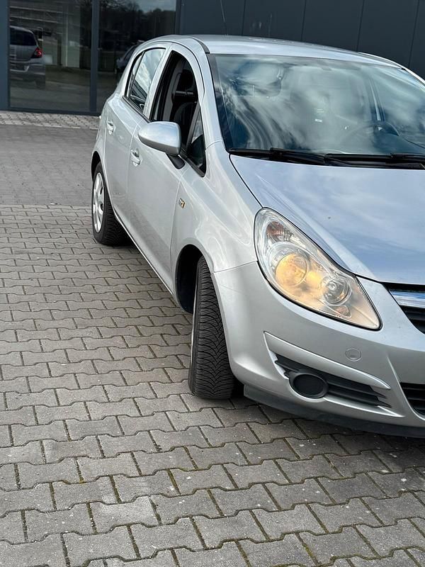 Gebraucht Opel Corsa 80 PS (58 kW) 2008 Silber Kleinwagen