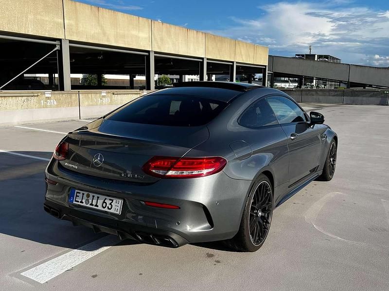 Grau Gebraucht 2018 Mercedes C63 AMG AMG Coupé | 59.500 € (Guter Preis) - Bild 1/4