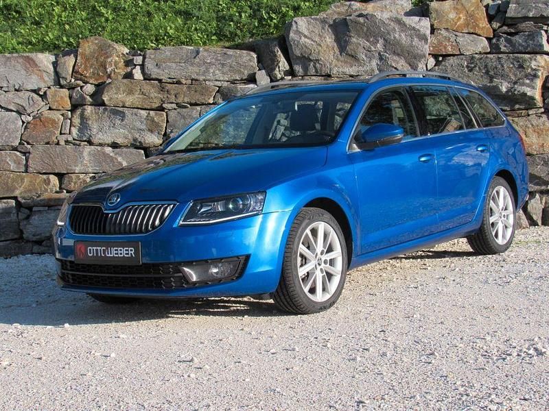 Blau Gebraucht 2013 Skoda Octavia Elegance Kombi | 11.290 € (Fairer Preis) - Bild 1/4