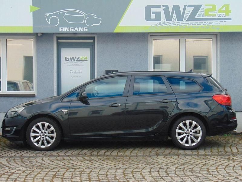 Gebraucht Opel Astra 140 PS (102 kW) 2012 Schwarz Kombi
