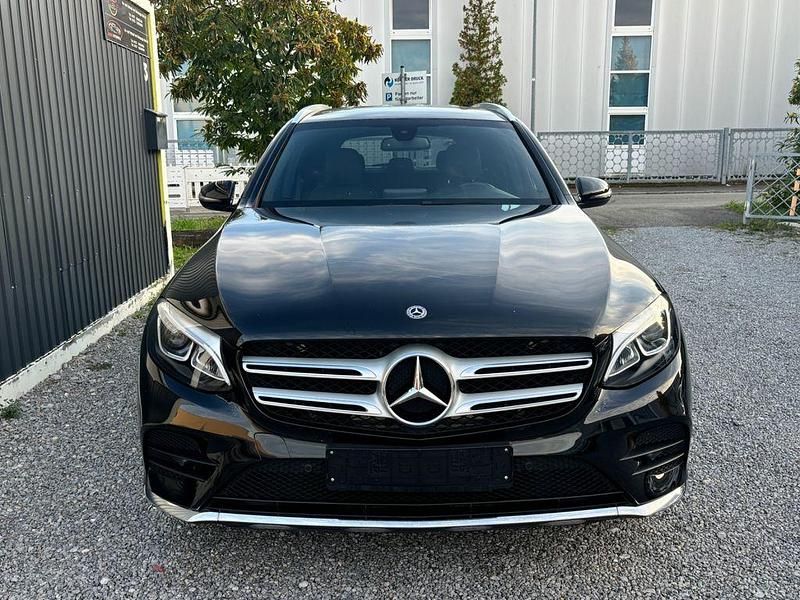 Schwarz Gebraucht 2018 Mercedes GLC220 AMG line SUV | 24.499 € (Fairer Preis) - Bild 1/4