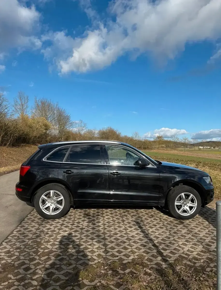 Käytetty Audi Q5 170 HP (125 kW) 2010 Musta Katumaasturi