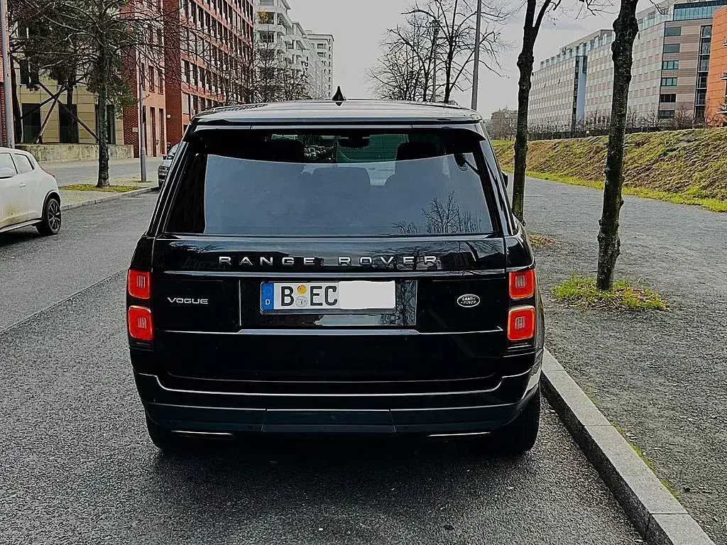 Gebraucht Land Rover Range Rover Vogue 258 PS (189 kW) 2019 Schwarz SUV