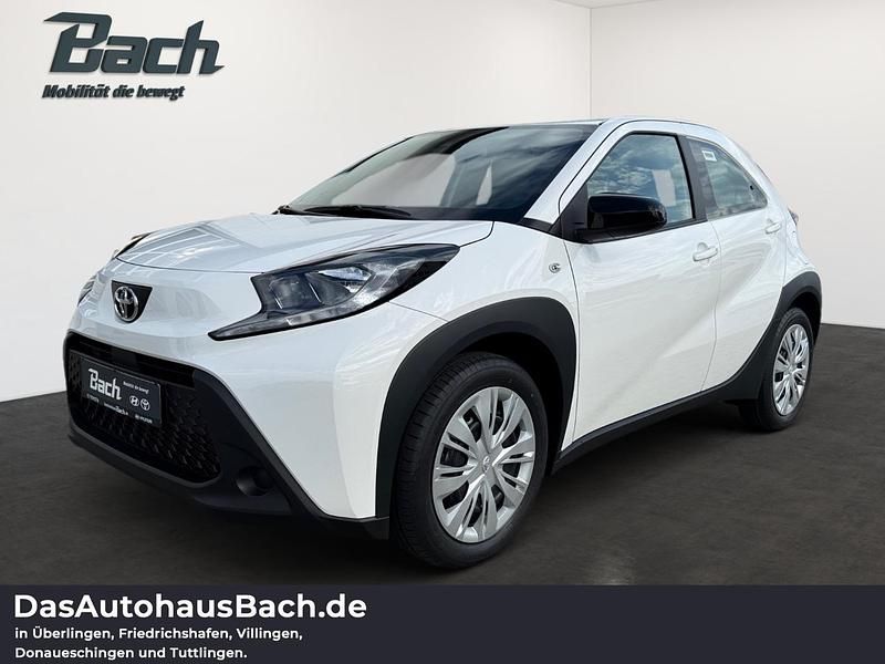 Weiß Gebraucht 2025 Toyota Aygo X Business Edition SUV | 16.490 € (Fairer Preis) - Bild 1/4