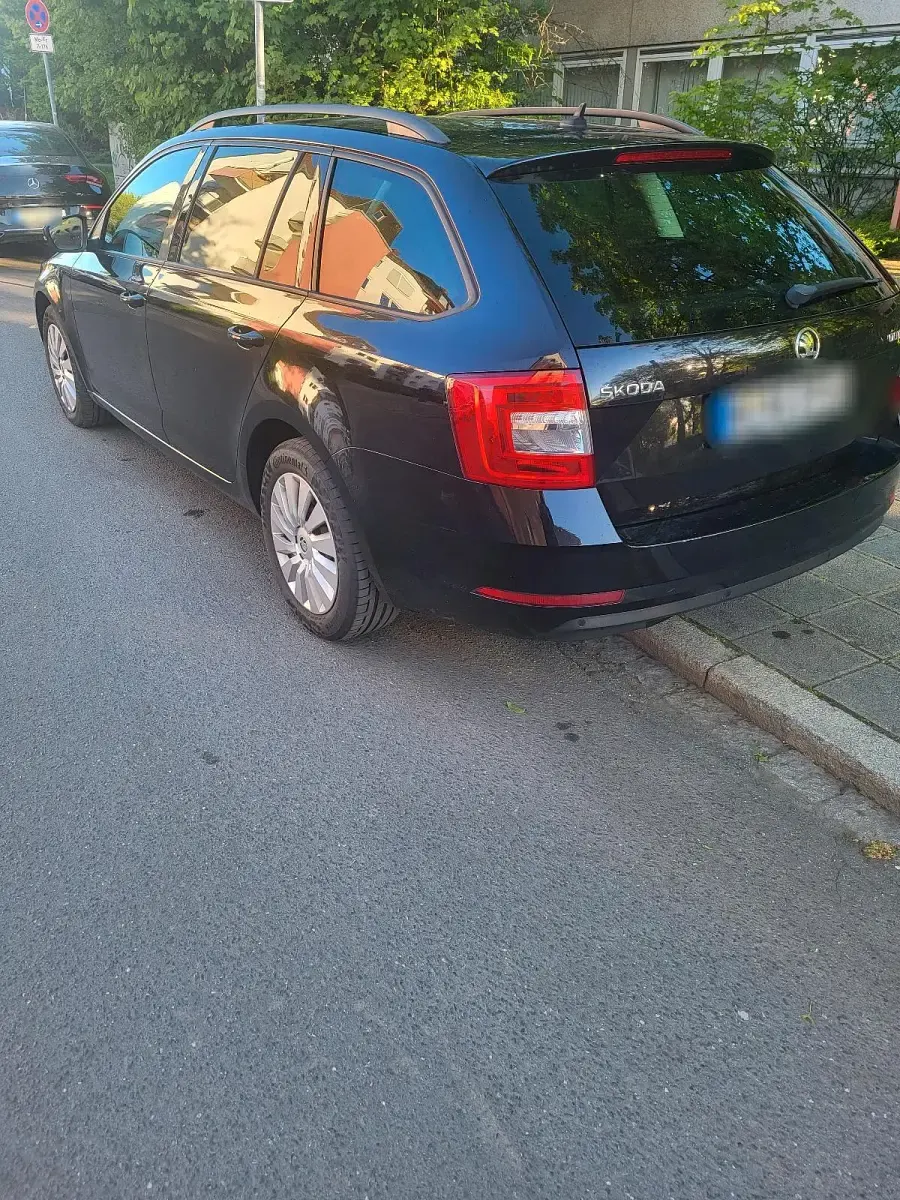 Gebraucht Skoda Octavia Ambition 150 PS (110 kW) 2018 Schwarz Kombi