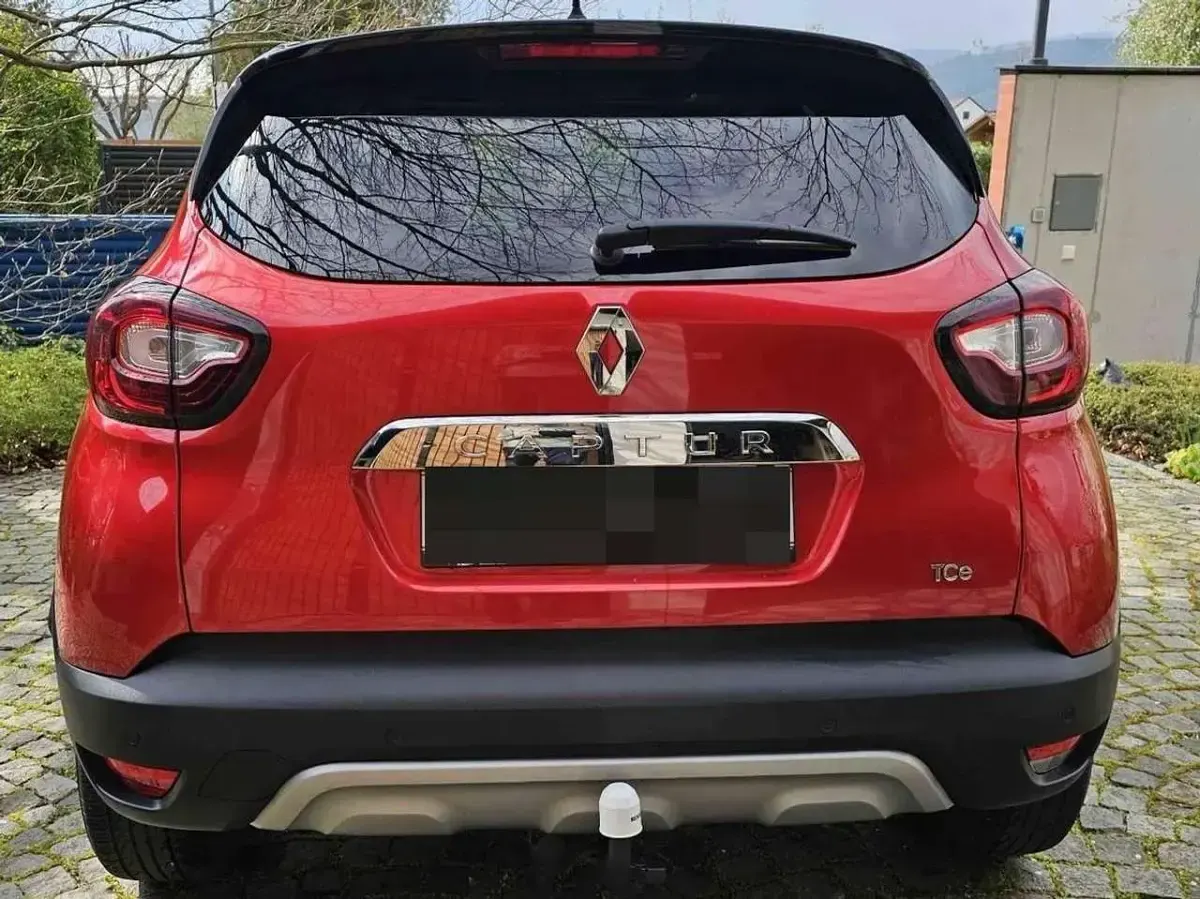 Używany Renault Captur Initiale Paris 118 KM (86 kW) 2017 Czerwony SUV