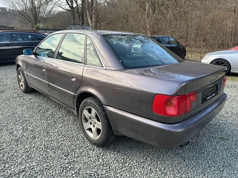 Gebraucht Audi 100 193 PS (141 kW) 1996 Grau Limousine