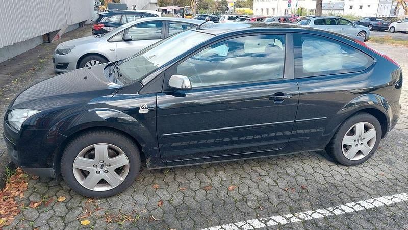 Schwarz Gebraucht 2007 Ford Focus Limousine | 600 € (Superpreis) - Bild 1/4