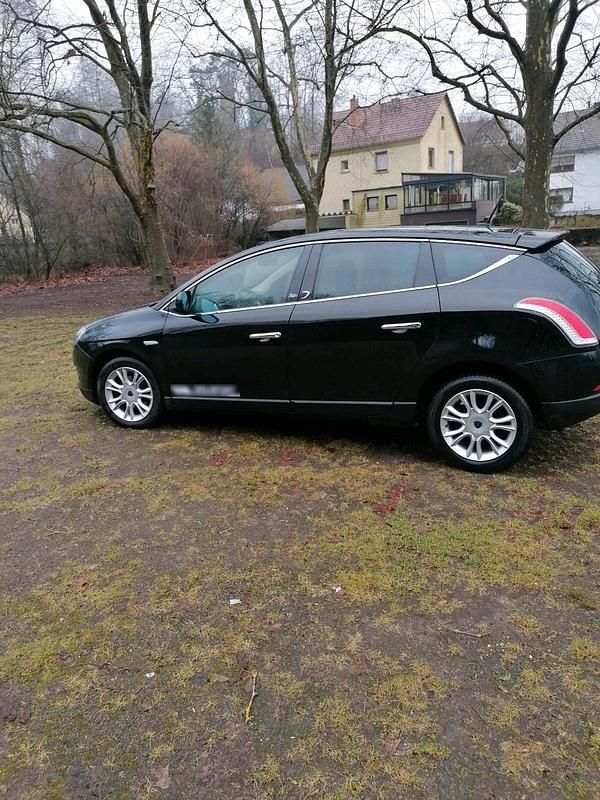 Gebraucht Lancia Delta 120 PS (88 kW) 2009 Schwarz Kleinwagen
