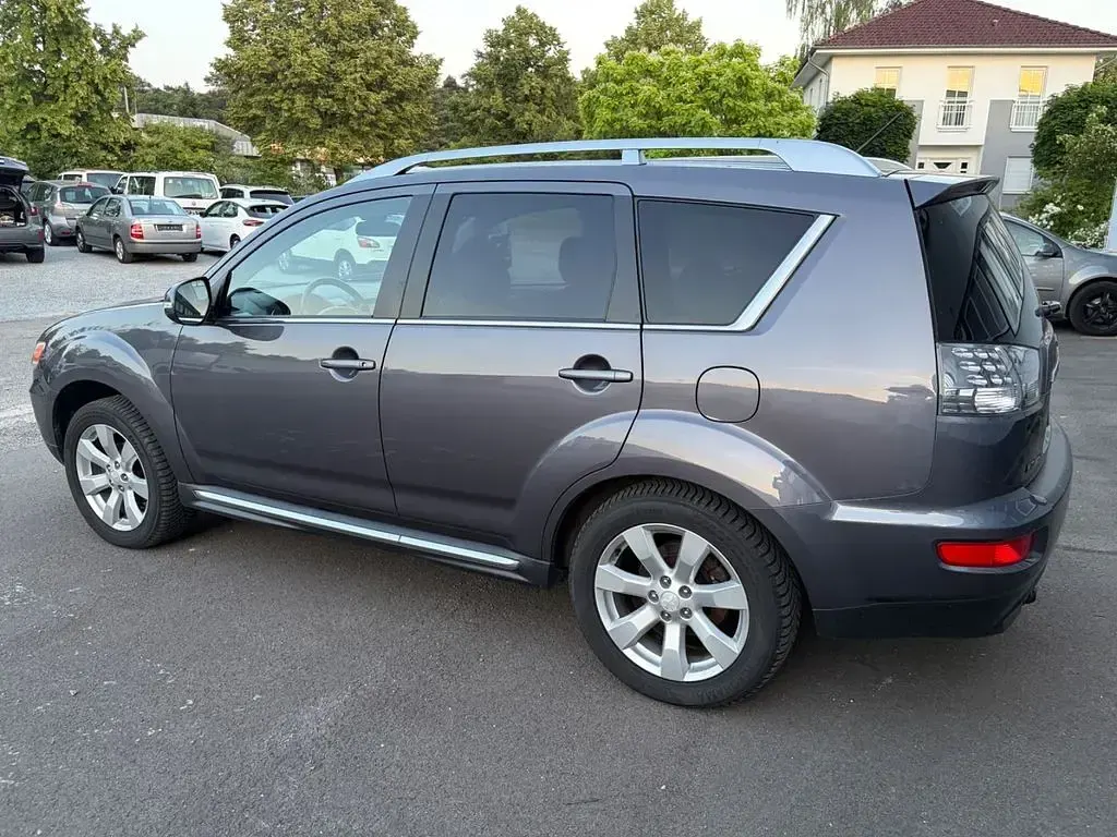 Gebraucht Mitsubishi Outlander Invite 147 PS (108 kW) 2010 Grau SUV
