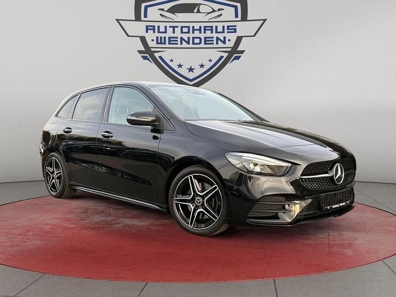 Schwarz Gebraucht 2019 Mercedes B220 AMG Van / Kleinbus | 22.990 € (Fairer Preis) - Bild 1/4
