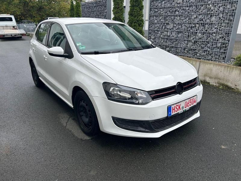 Weiß Gebraucht 2010 VW Polo Trendline Limousine | 3.200 € (Fairer Preis) - Bild 1/4