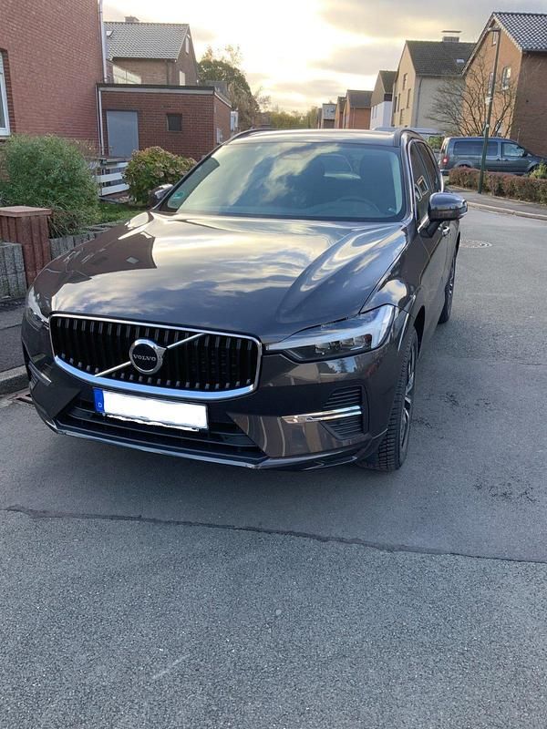 Grau Gebraucht 2022 Volvo XC60 SUV | 37.500 € (Guter Preis) - Bild 1/4